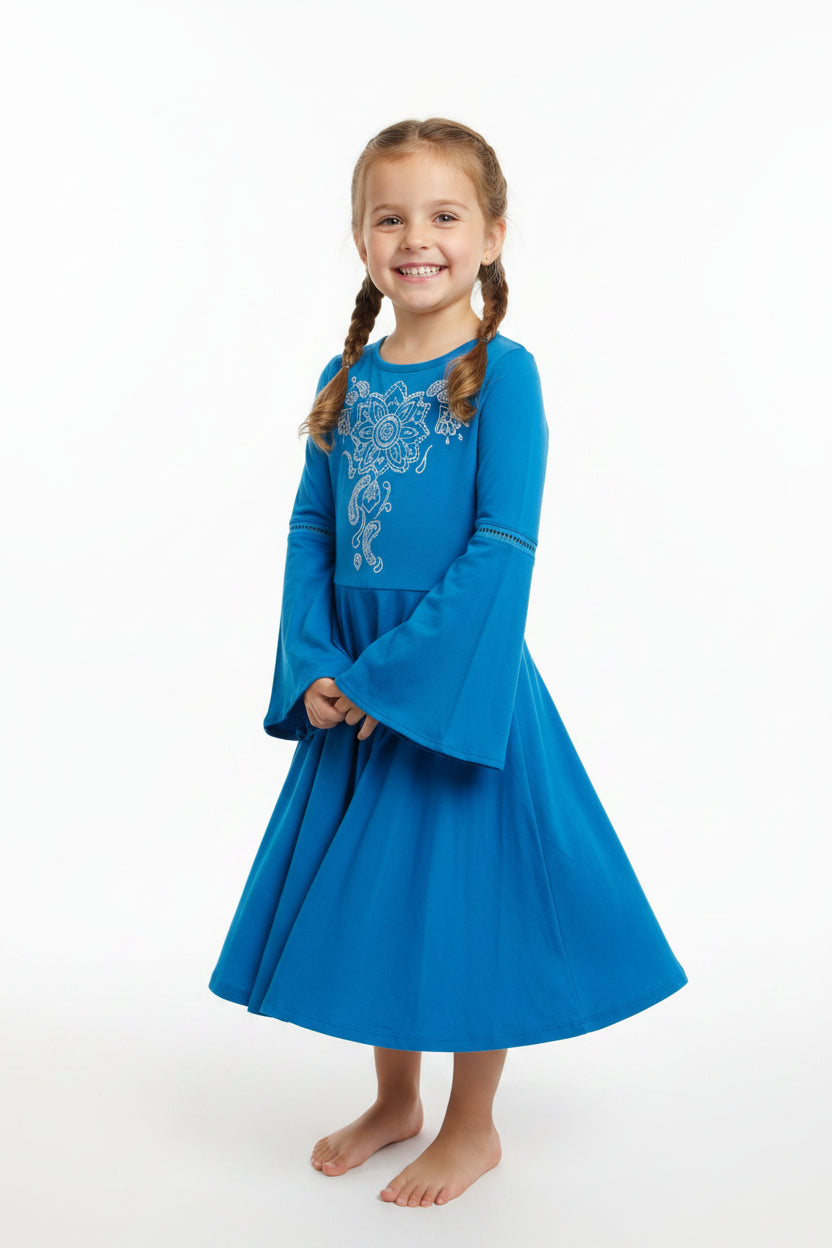Robe bleu azur brodée