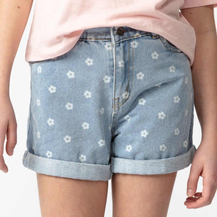 Short jeans à fleurs