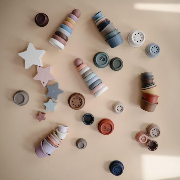 Jouets tasses empilables