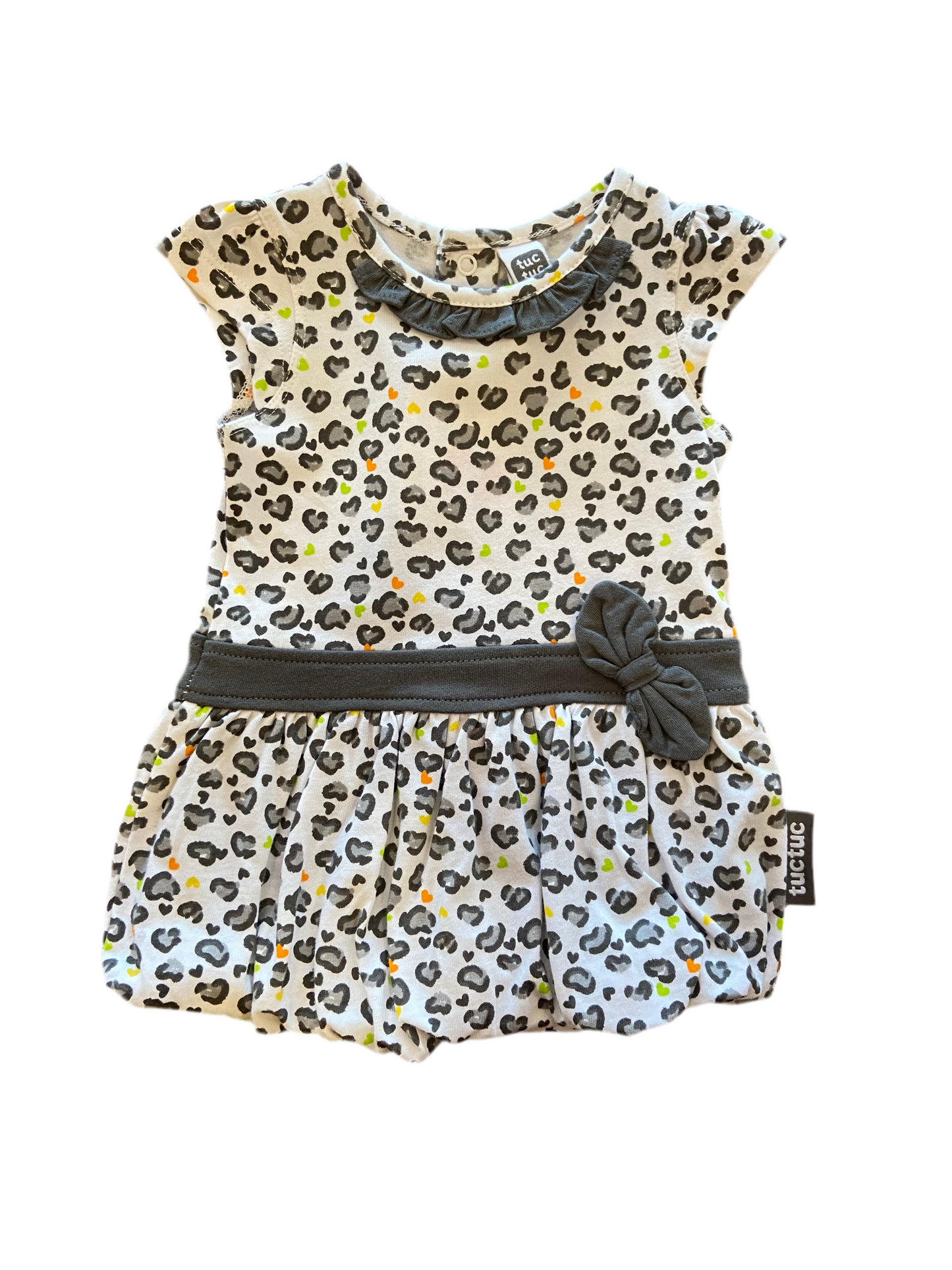 Robe léopard avec jupe pouffi