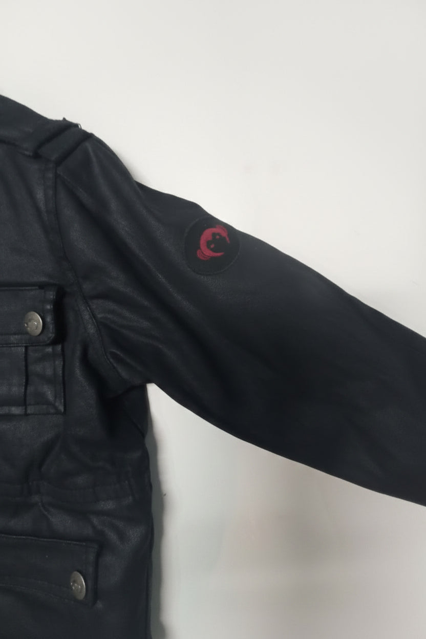 Manteau en cuir noir – Style audacieux & confort assuré