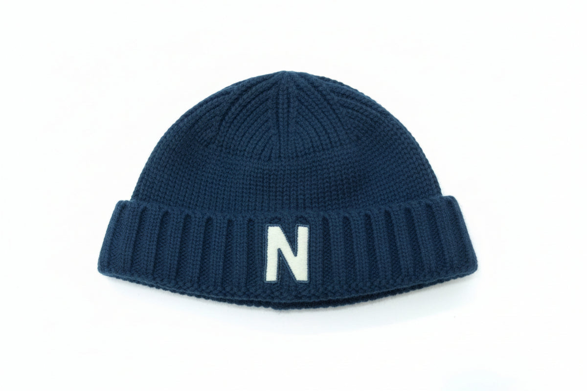 Tuque chaude bleu marine – Lettre “N”