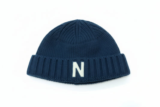 Tuque chaude bleu marine – Lettre “N”