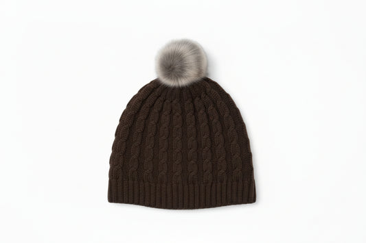 Tuque torsadée brune avec pompon
